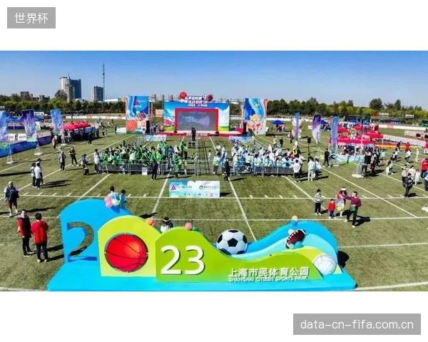 针对匹克球等新兴运动场馆,已有超过70%的新建场地采纳非对称配光设计,将UGR(统一眩光值)严格控制在19以下,以保护运动员视力 针对匹克球等新兴运动场馆,已有超过70%的新建场地采纳非对称配光设计,将UGR(统一眩光值)严格控制在19以下,以保护运动员视力